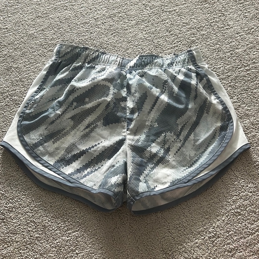 Women’s Nike dri-fit workout short